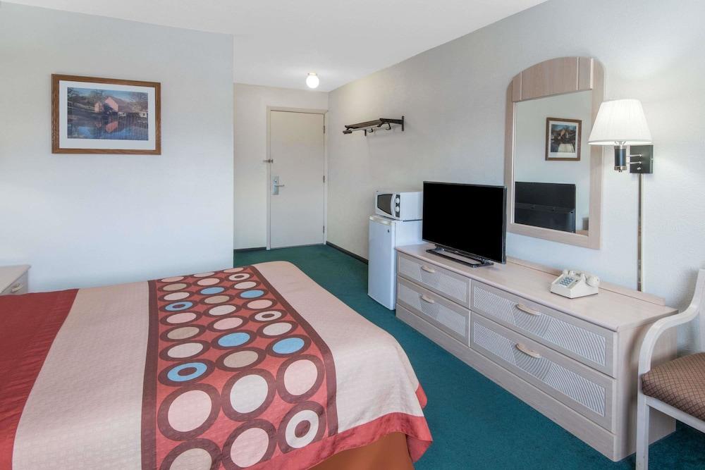 Hotel Super 8 By Wyndham Wooster Extérieur photo
